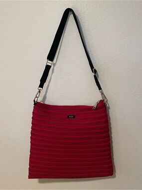 BAM Bags Zippity Convertible Zipper Crossbody Messenger Bag Ruby Red Large
